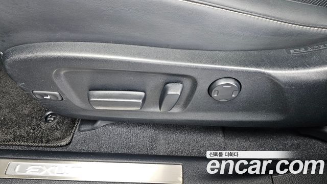 Lexus RX450hL (IV) Executive 2020 — фото 37