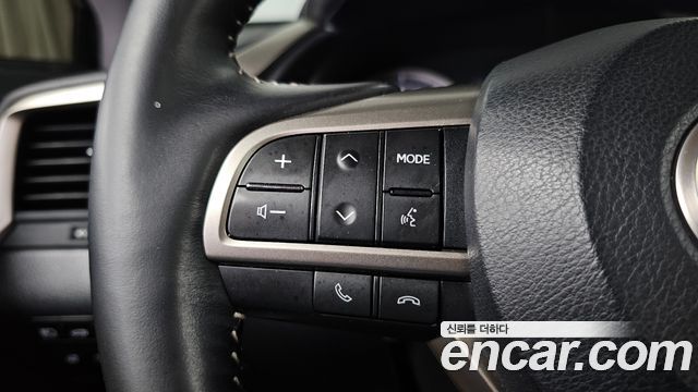 Lexus RX450hL (IV) Executive 2020 — фото 38