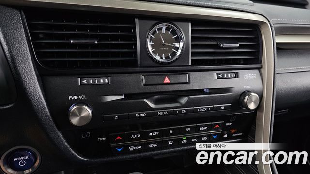 Lexus RX450hL (IV) Executive 2020 — фото 39
