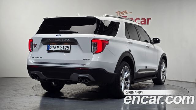 Ford Explorer (VI) 3.0 Platinum 4WD 2022 — фото 2