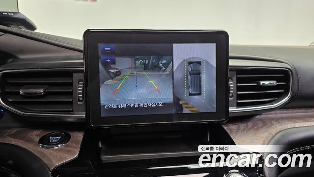 Ford Explorer (VI) 3.0 Platinum 4WD 2022 — фото 17