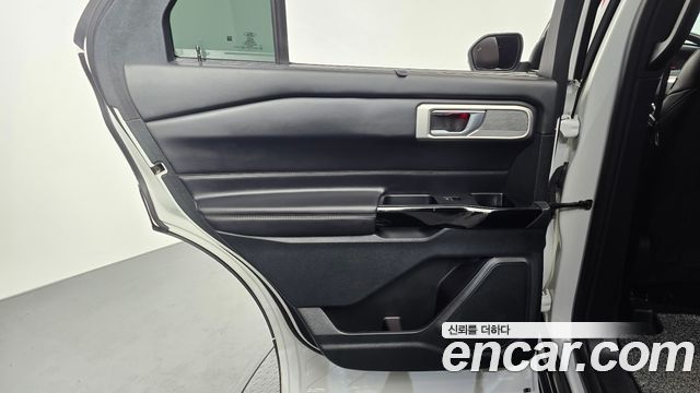 Ford Explorer (VI) 3.0 Platinum 4WD 2022 — фото 31