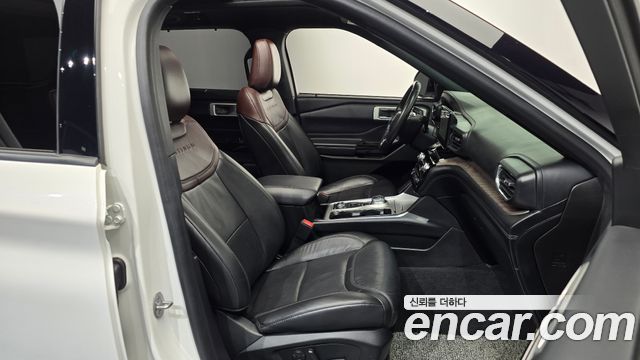 Ford Explorer (VI) 3.0 Platinum 4WD 2022 — фото 32