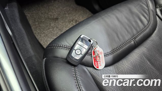 Ford Explorer (VI) 3.0 Platinum 4WD 2022 — фото 38