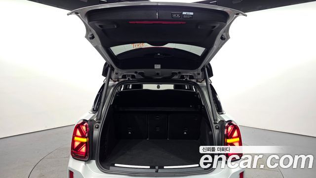 MINI Cooper D Countryman ALL4 Classic 2nd 2022 — фото 17