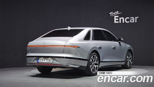 Hyundai Grandeur (GN7) 2,5 Gasoline 2WD Exclusive 2023 — фото 2