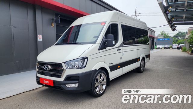 Hyundai Solati 15-seater Luxury 2025 — фото 1