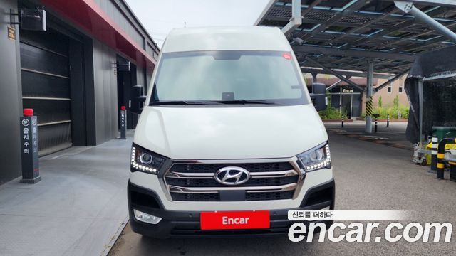 Hyundai Solati 15-seater Luxury 2025 — фото 3