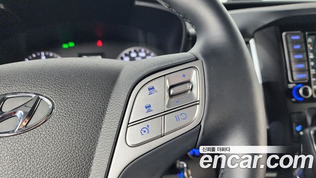 Hyundai Solati 15-seater Luxury 2025 — фото 22