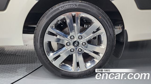 Hyundai Solati 15-seater Luxury 2025 — фото 27
