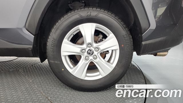 Toyota RAV4 (V) 2.5 2WD 2019 — фото 27
