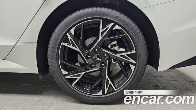 Kia K5 (III) 2.0 Prestige 2025 — фото 27