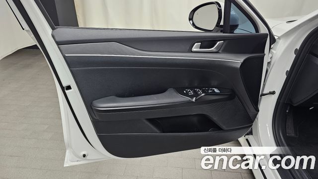 Kia K5 (III) 2.0 Prestige 2025 — фото 30