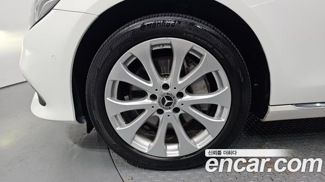 Mercedes-Benz E-Class (W213) E300 4MATIC Exclusive 2019 — фото 5