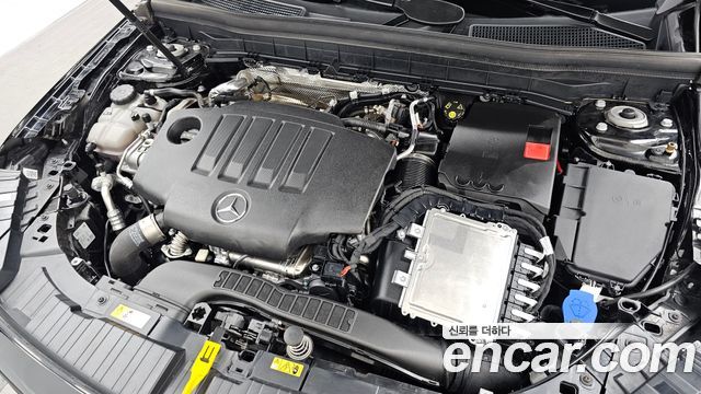 Mercedes-Benz GLB-Class (X247) GLB200 d 2024 — фото 6