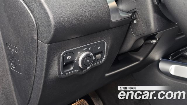 Mercedes-Benz GLB-Class (X247) GLB200 d 2024 — фото 19