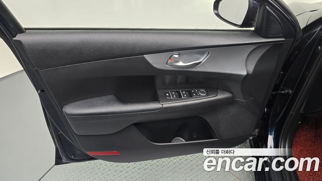 Kia K3 (II) 1.6 Prestige 2022 — фото 24