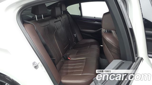 BMW 5 Series (G30) 530i M Sport Package 2023 — фото 11