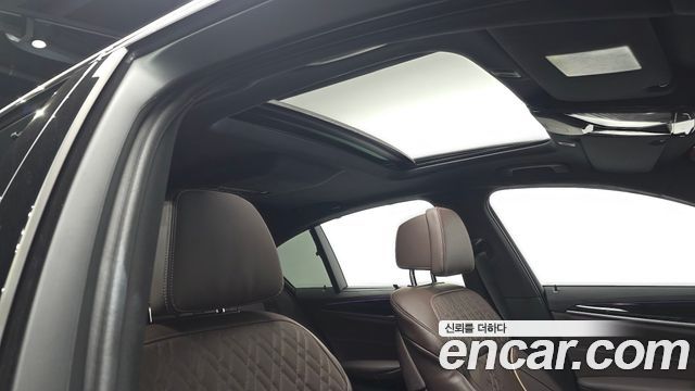 BMW 5 Series (G30) 530i M Sport Package 2023 — фото 17