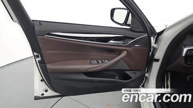 BMW 5 Series (G30) 530i M Sport Package 2023 — фото 24