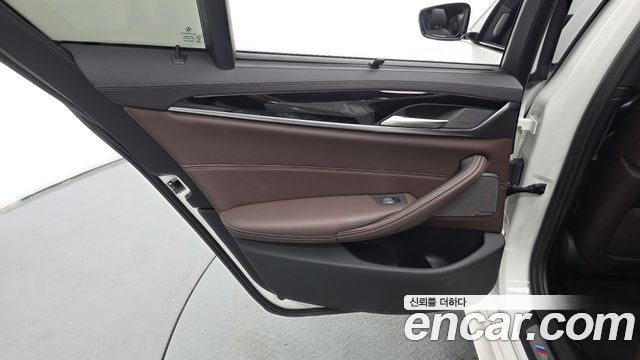 BMW 5 Series (G30) 530i M Sport Package 2023 — фото 25