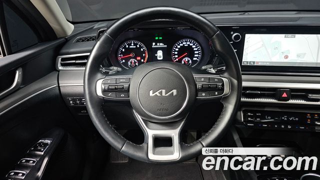 Kia K5 (III) 2.0 Prestige 2023 — фото 17