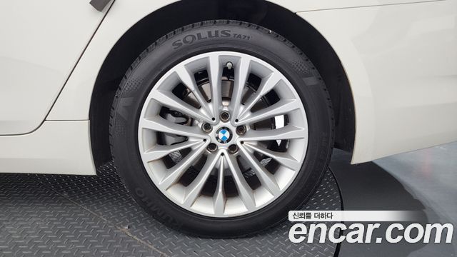BMW 5 Series (G30) 520d Luxury Special Edition 2018 — фото 21