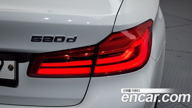 BMW 5 Series (G30) 520d Luxury Special Edition 2018 — фото 23
