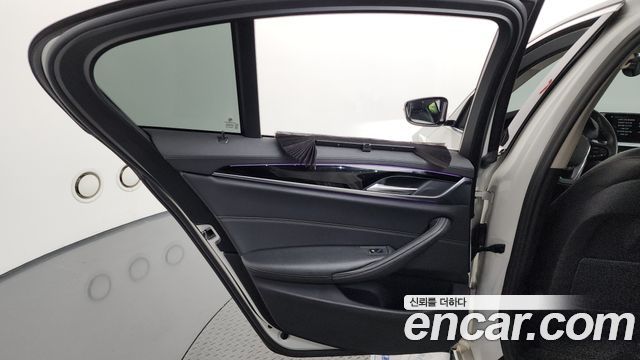 BMW 5 Series (G30) 520d Luxury Special Edition 2018 — фото 25