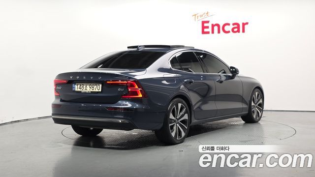 Volvo S60 (III) B5 Ultimate Bright 2023 — фото 2