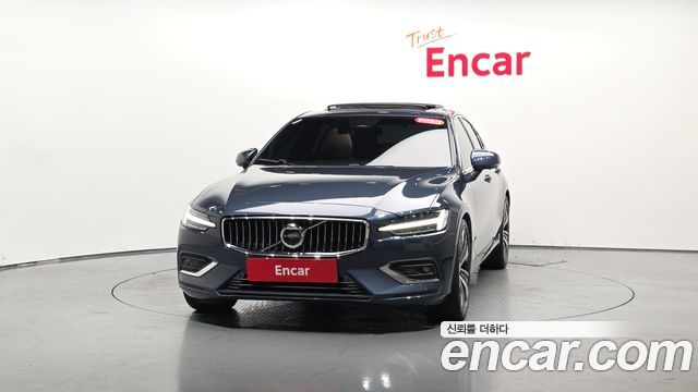 Volvo S60 (III) B5 Ultimate Bright 2023 — фото 3
