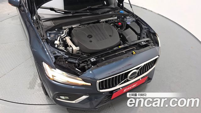 Volvo S60 (III) B5 Ultimate Bright 2023 — фото 6