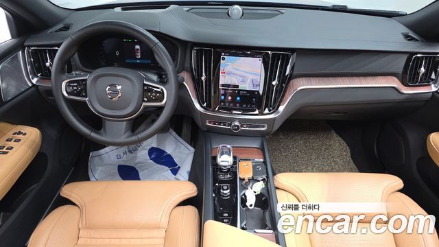 Volvo S60 (III) B5 Ultimate Bright 2023 — фото 7