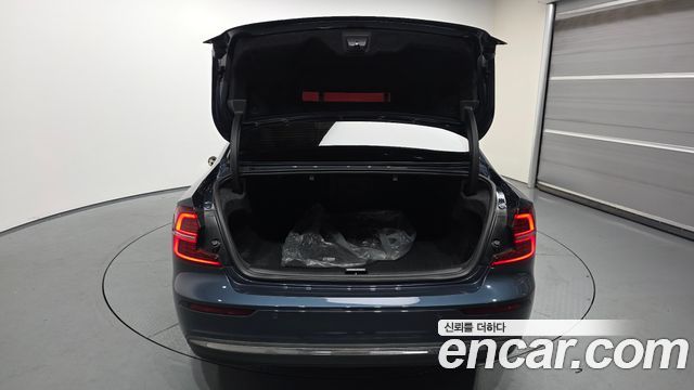 Volvo S60 (III) B5 Ultimate Bright 2023 — фото 24
