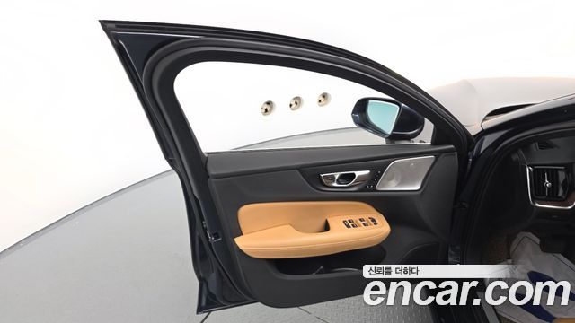 Volvo S60 (III) B5 Ultimate Bright 2023 — фото 30