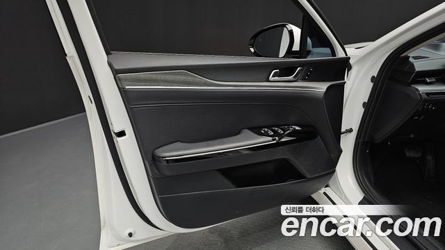 Kia K5 (III) 2.0 Noblesse 2025 — фото 24