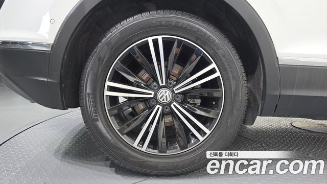 Volkswagen Tiguan (II) 2.0 TDI Prestige 2020 — фото 5