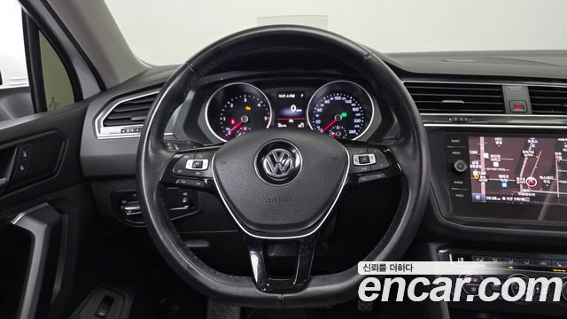 Volkswagen Tiguan (II) 2.0 TDI Prestige 2020 — фото 13