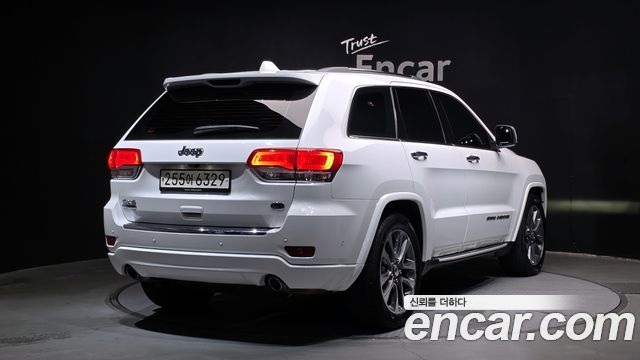 Jeep Grand Cherokee 3.0 Diesel Overland WK2 2017 — фото 2
