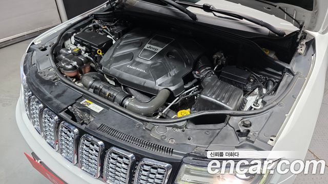Jeep Grand Cherokee 3.0 Diesel Overland WK2 2017 — фото 6