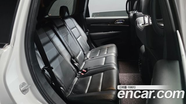 Jeep Grand Cherokee 3.0 Diesel Overland WK2 2017 — фото 11