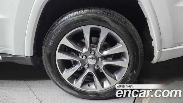 Jeep Grand Cherokee 3.0 Diesel Overland WK2 2017 — фото 21