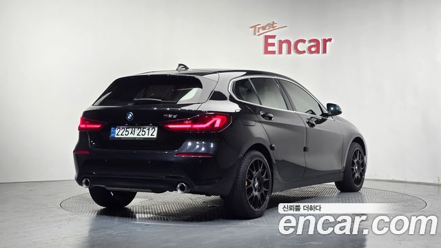 BMW 1 Series (F40) 118d Sport 2021 — фото 2