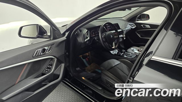 BMW 1 Series (F40) 118d Sport 2021 — фото 10