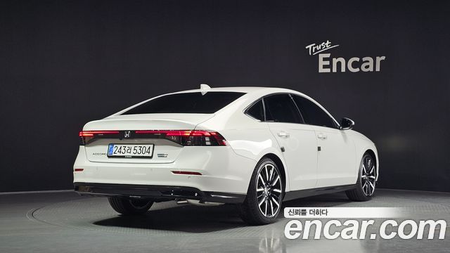 Honda Accord (XI) 2.0 Hybrid Touring 2025 — фото 2