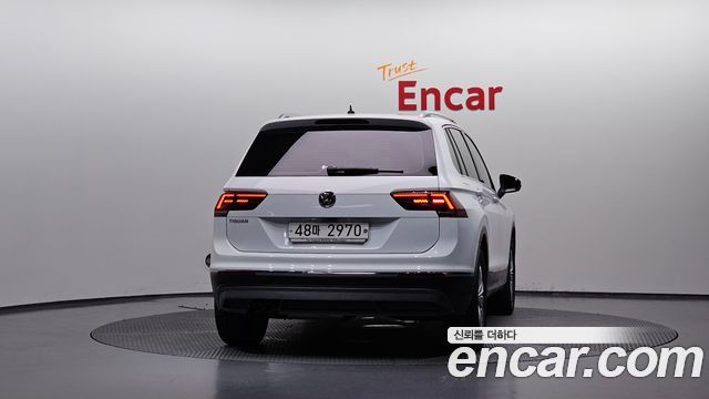 Volkswagen Tiguan (II) 2.0 TDI Premium 2018 — фото 4