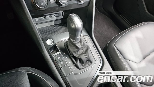 Volkswagen Tiguan (II) 2.0 TDI Premium 2018 — фото 9