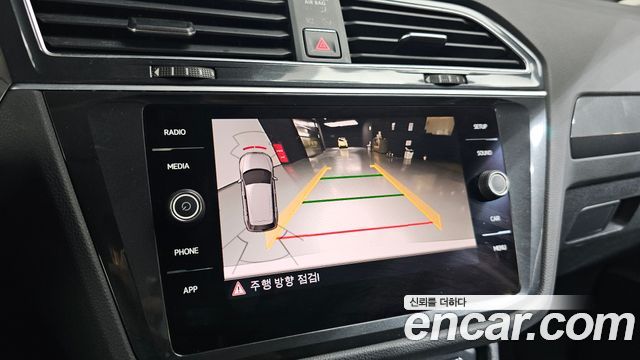 Volkswagen Tiguan (II) 2.0 TDI Premium 2018 — фото 18