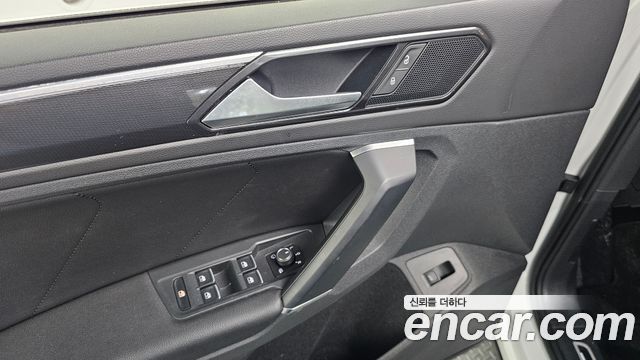 Volkswagen Tiguan (II) 2.0 TDI Premium 2018 — фото 22