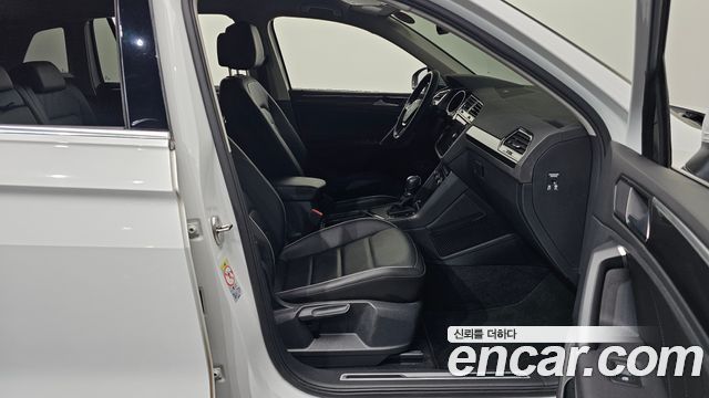 Volkswagen Tiguan (II) 2.0 TDI Premium 2018 — фото 32